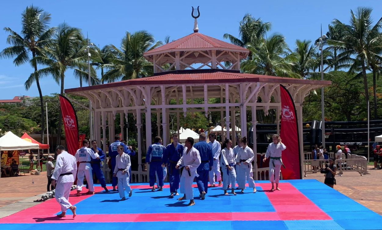 Animation Judo sur la Place des Cocotiers